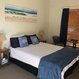 Beachhouse Bed & Breakfast Redcliffe